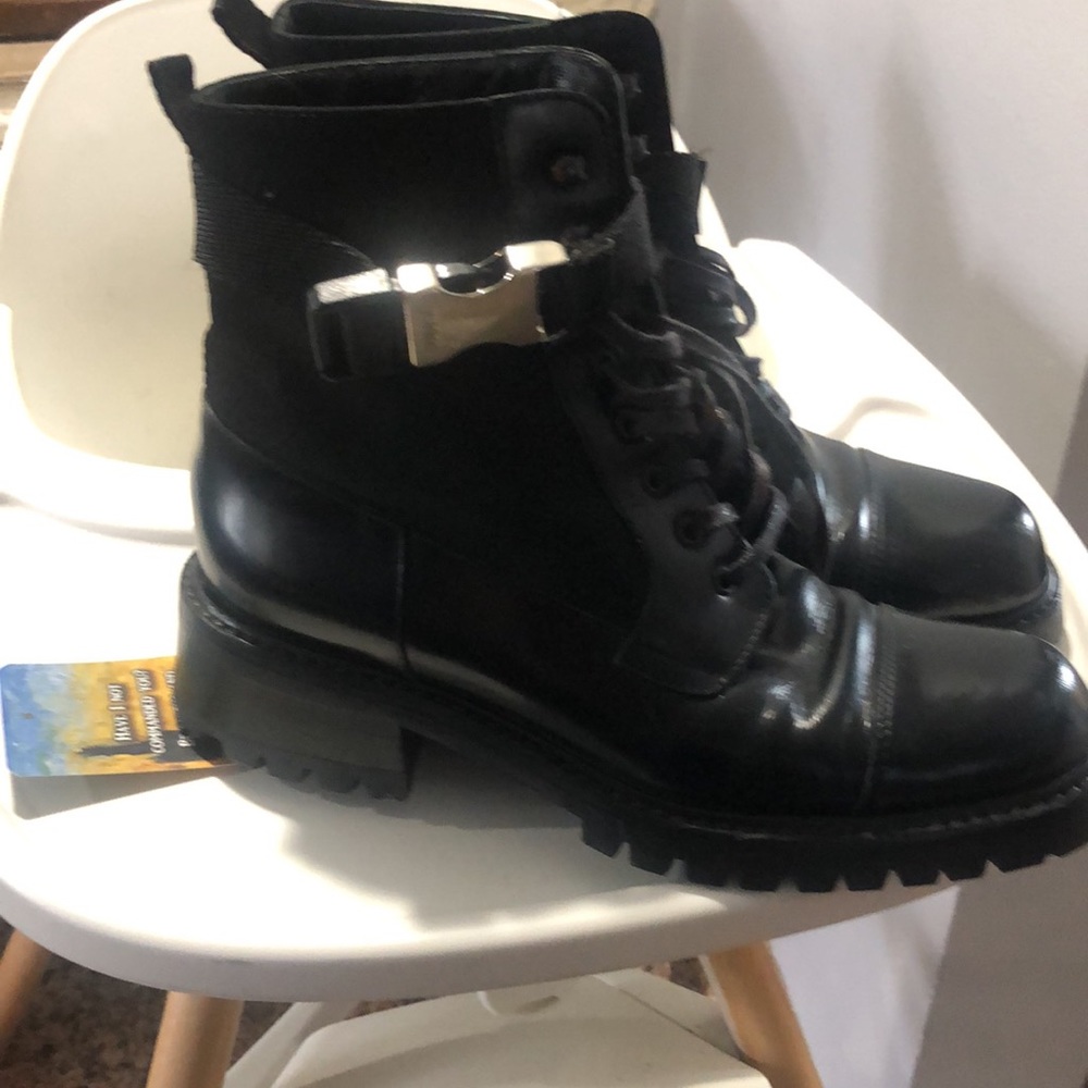 Prada boots - Picture 4 of 8